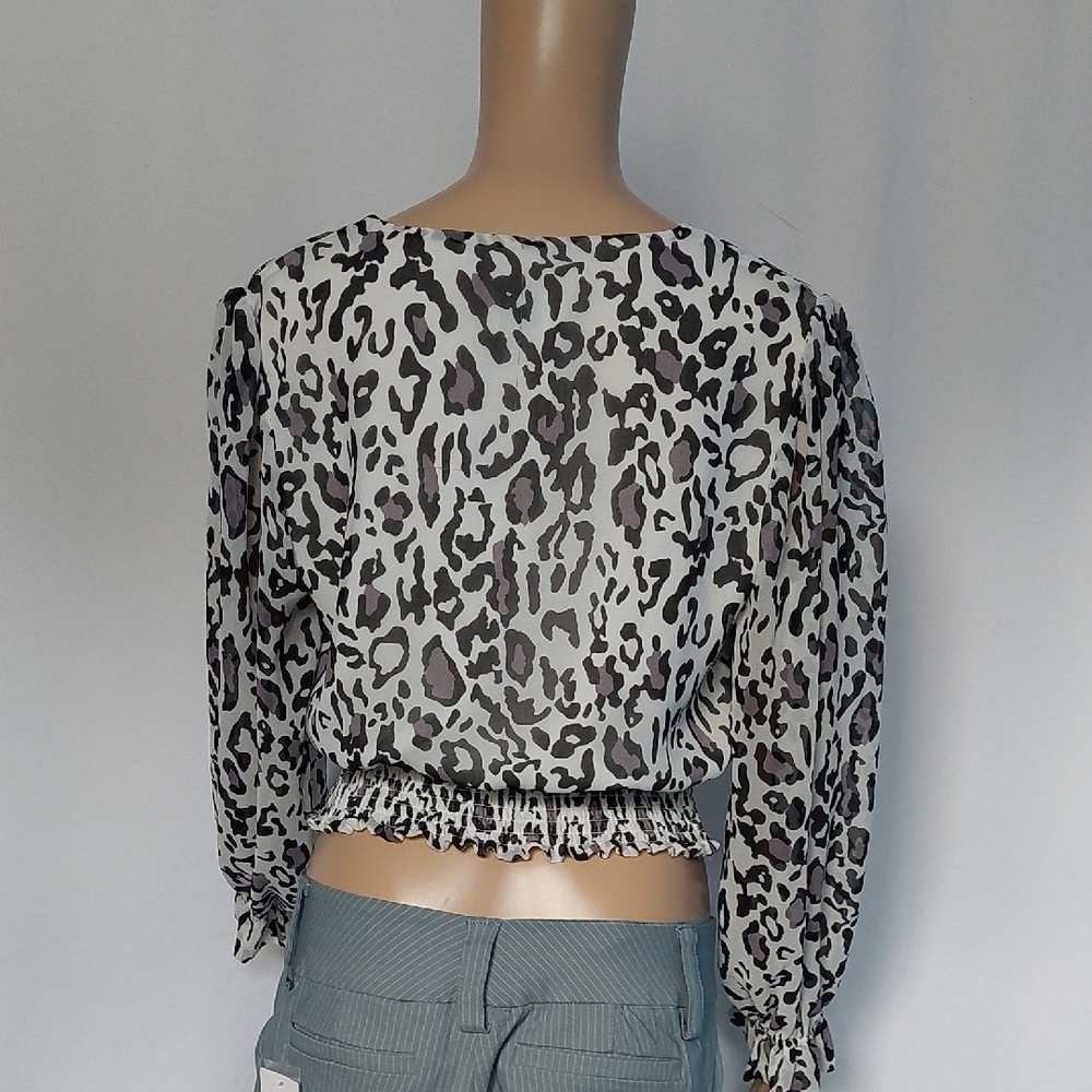 Elie Tahari Black and White Puff Sleeve Smocked Blouse Wimens Size M - Picture 2 of 13